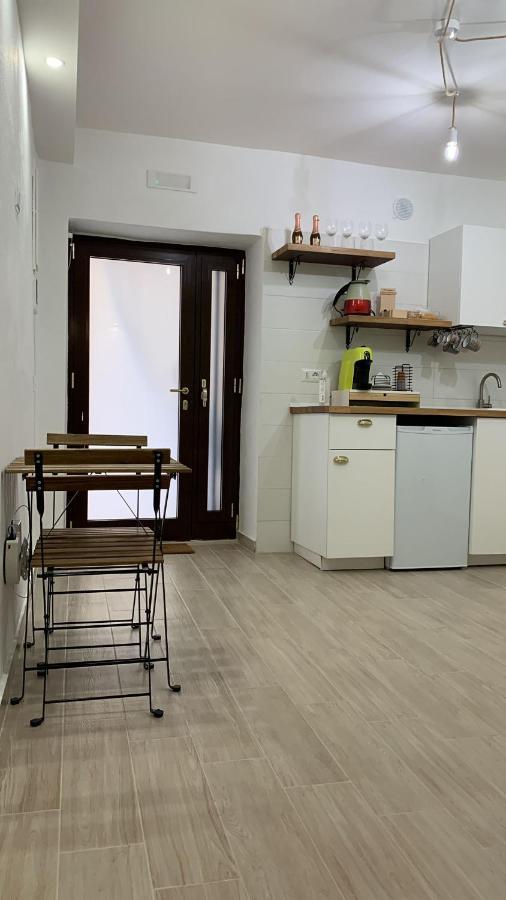 La Pelliccia Apartment Бари Екстериор снимка